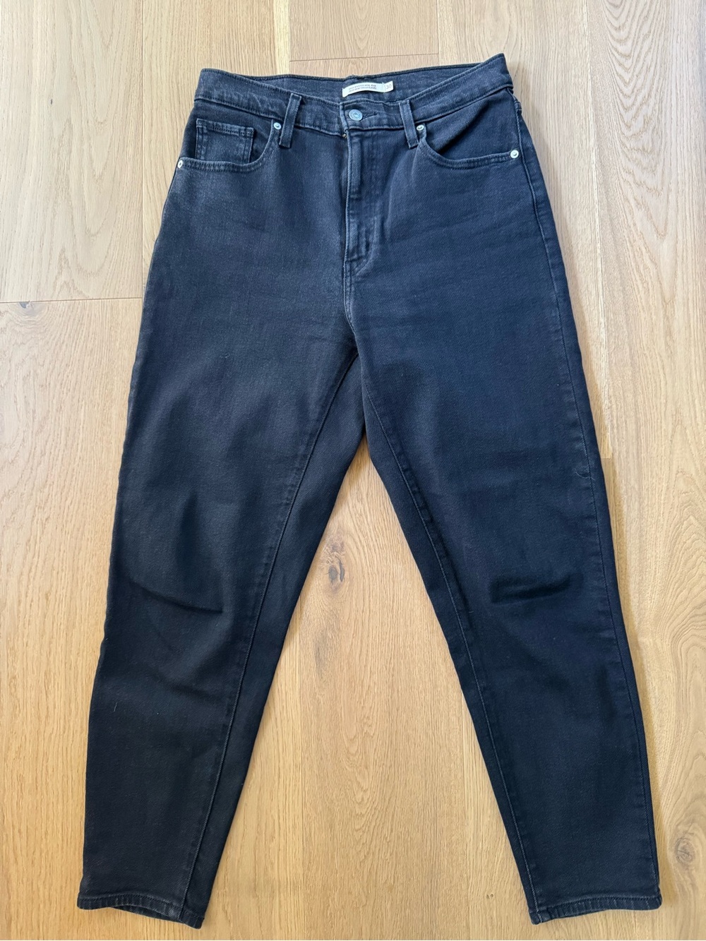 Levi’s High Waisted Mom Jean Size 30